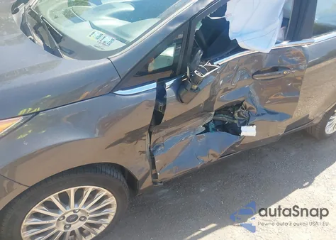 2015 Ford Fiesta Titanium z USA, uszkodzony, nr VIN 3FADP4FJ0FM212901